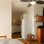 Lägenhet 2 Pieces Avec Piscine Et A - Fr-1-251-885 Bormes-les-Mimosas